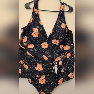 TORRID BLACK PEACH FLOWERED SWIM SUIT size 3